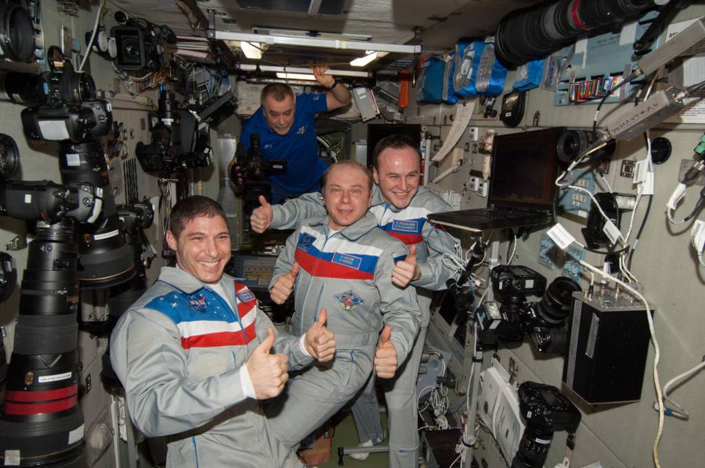 A Simultaneous Thumbs Up