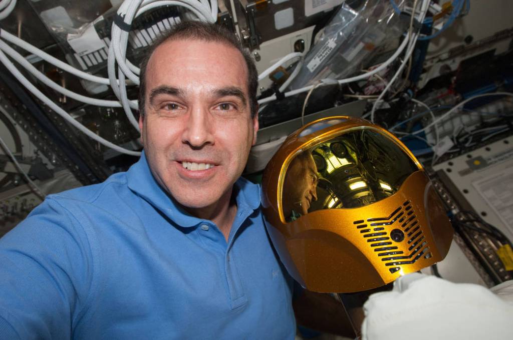 Rick Mastracchio with Robonaut 2