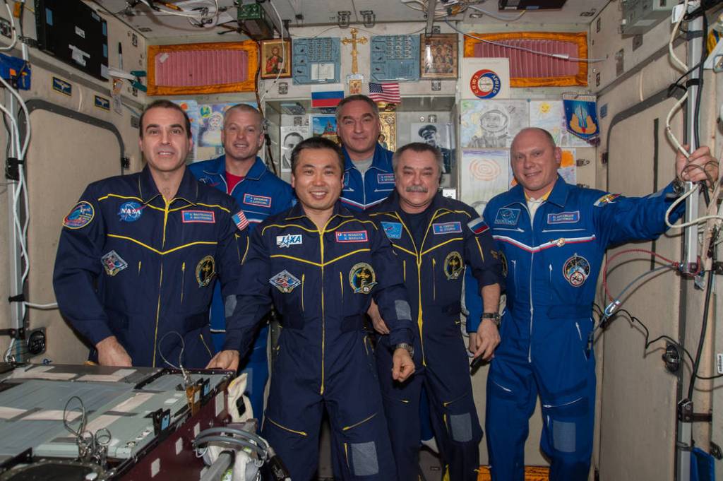 Expedition 39 Talks to Russian President