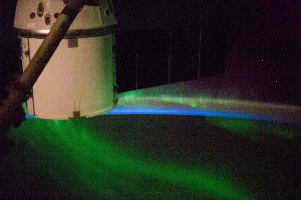 Aurora Australis and the SpaceX Dragon