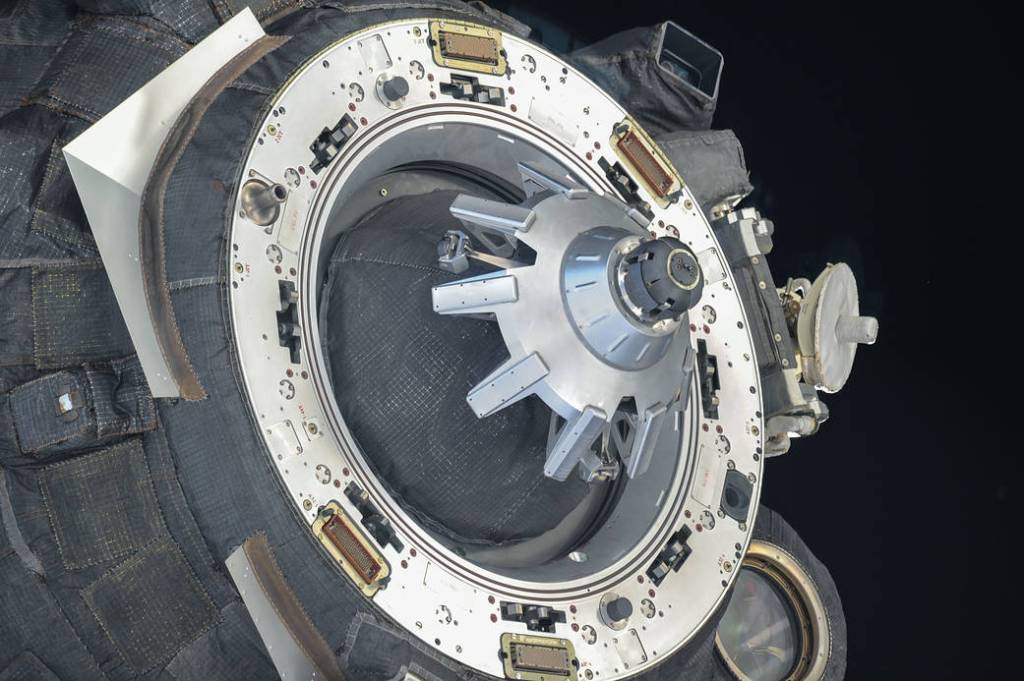 Soyuz TMA-11M Just After Separation