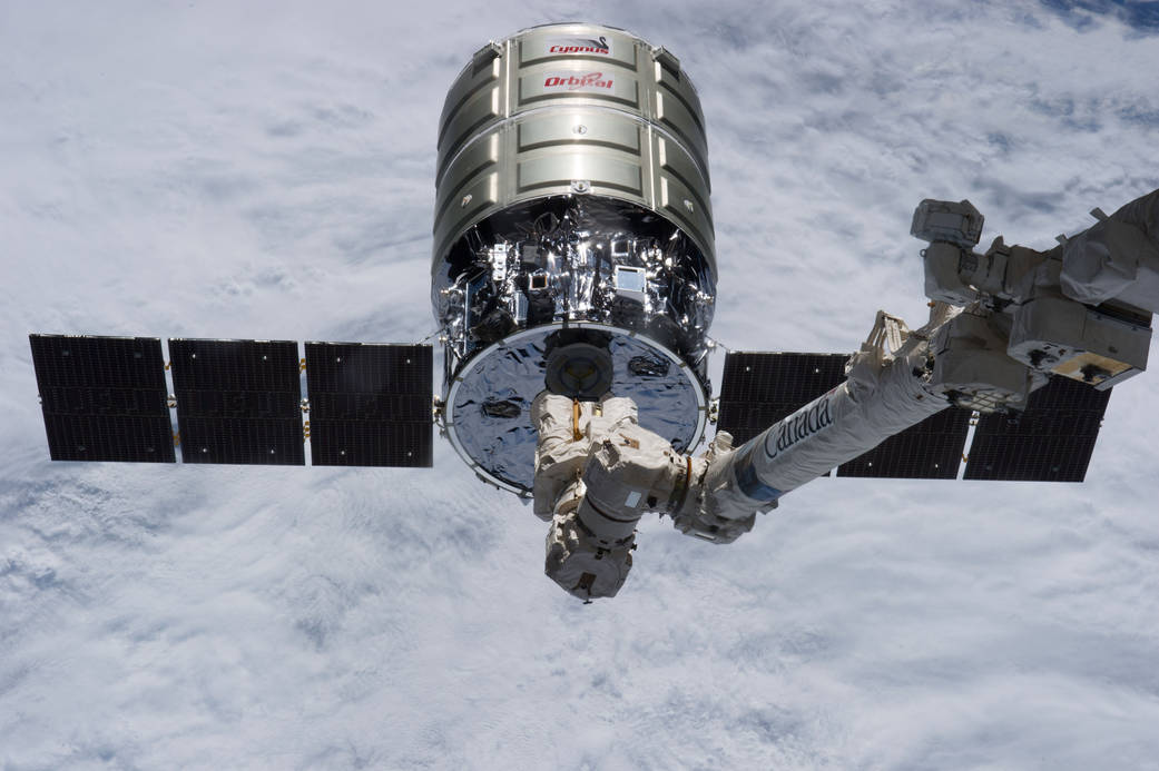 Canadarm2 Grapples Cygnus