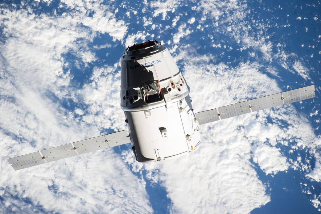SpaceX Dragon Commerical Cargo Craft Nears Station