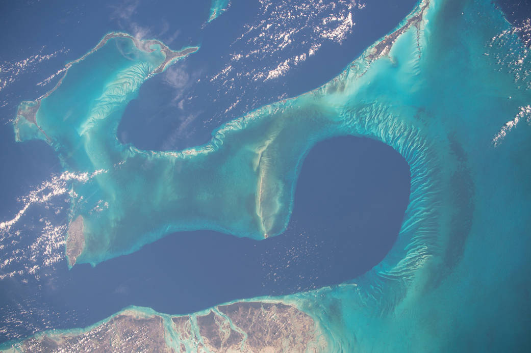 Aquamarine and Turquoise Waters Around the Bahamas