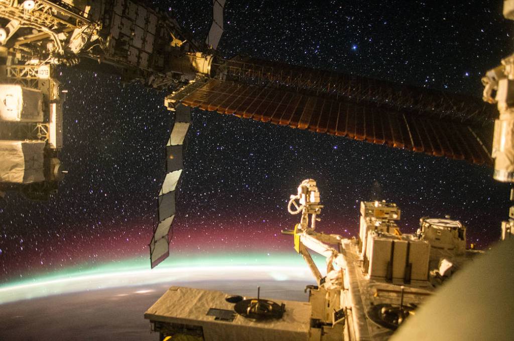 Aurora and Stars From the Space Station’s JEM Window