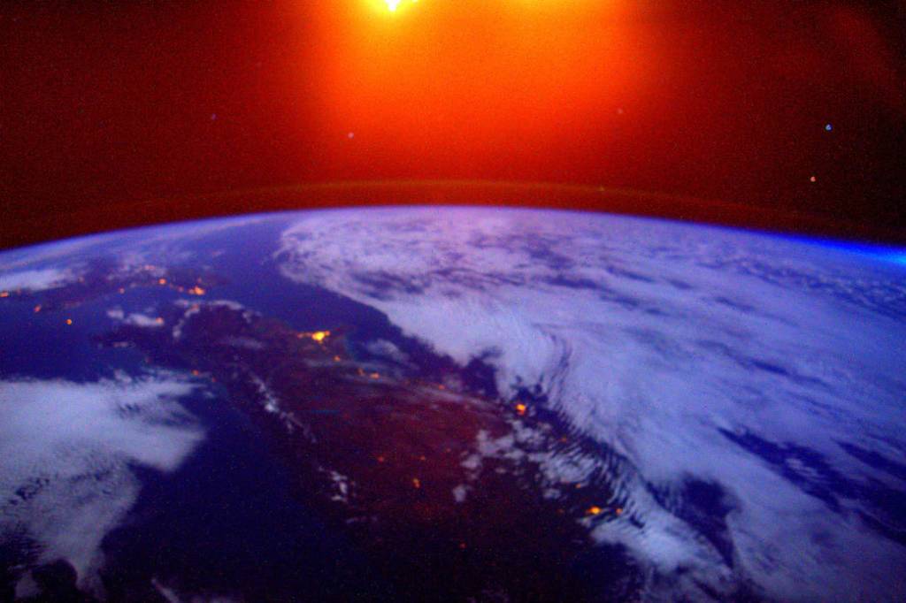 Rare sunrise glow over #NewZealand on my 3rd #Christmas in space