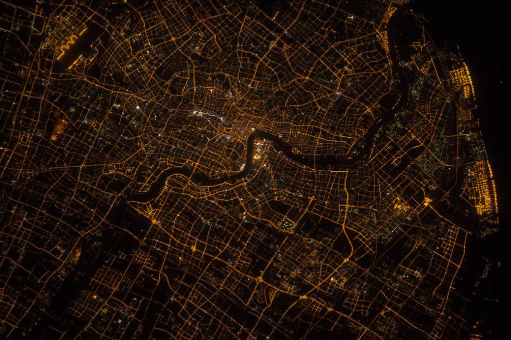 Day 318. Over a #Shanghai night.