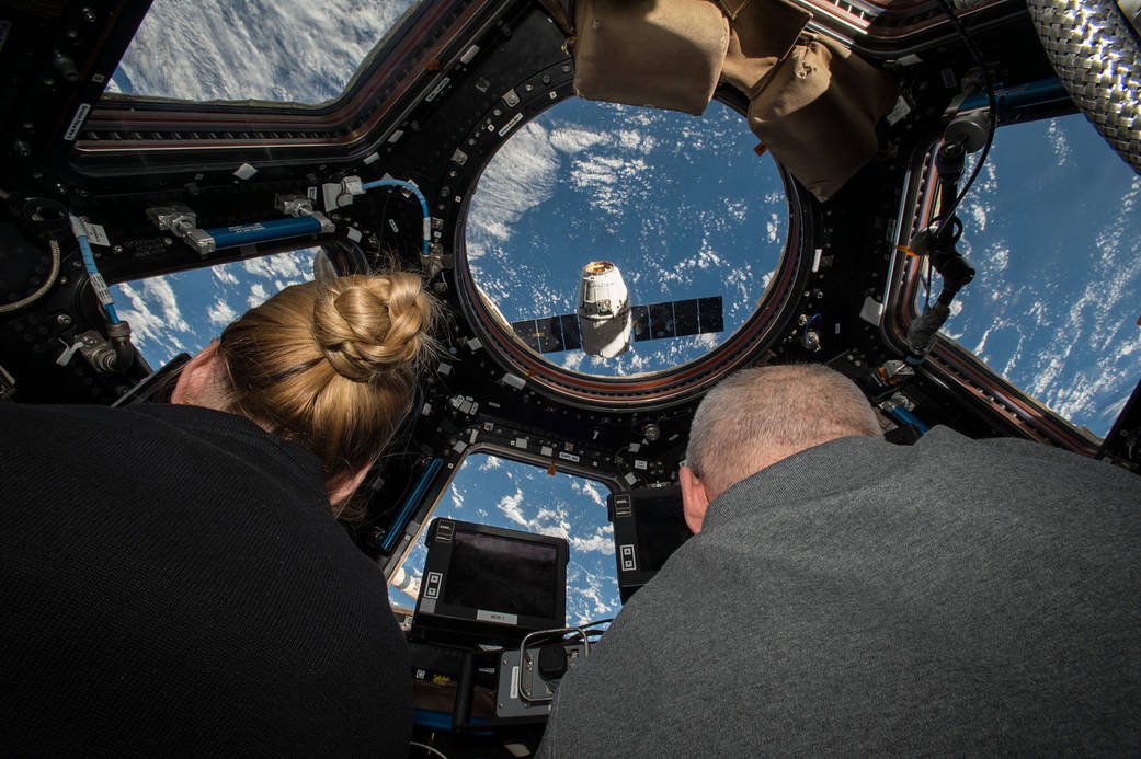 Astronauts Kate Rubins and Jeff Williams Prepare to Grapple the SpaceX Dragon