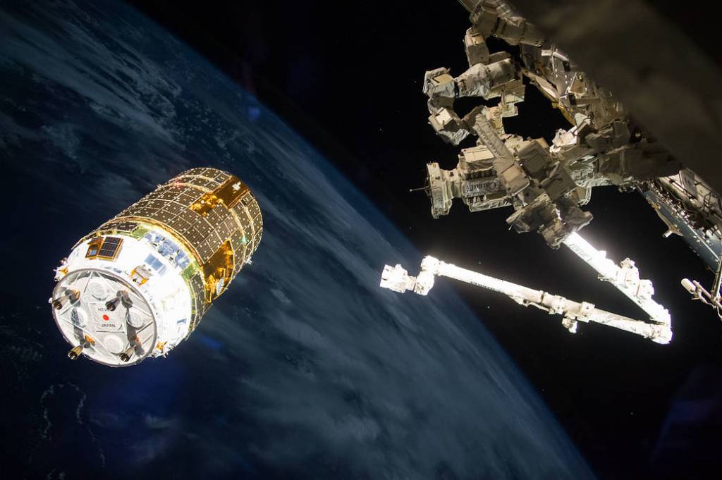 HTV-6 Arrives Before Capture