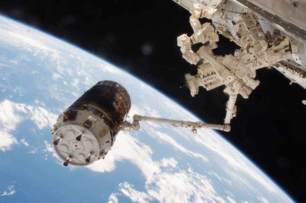 HTV-6 Captured with the Canadarm2