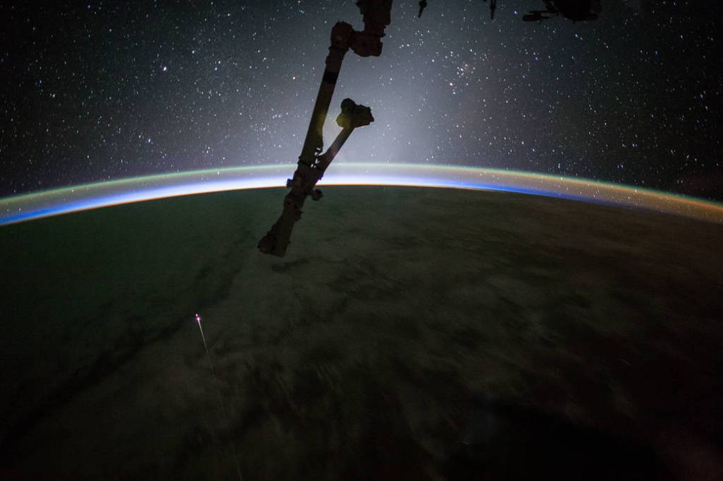 Dragon Returns Space Station Science to Earth