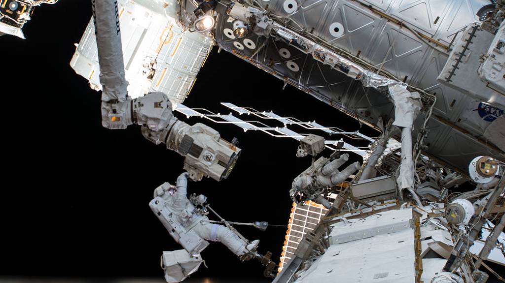 NASA Astronauts on Third and Final Spacewalk in October Series