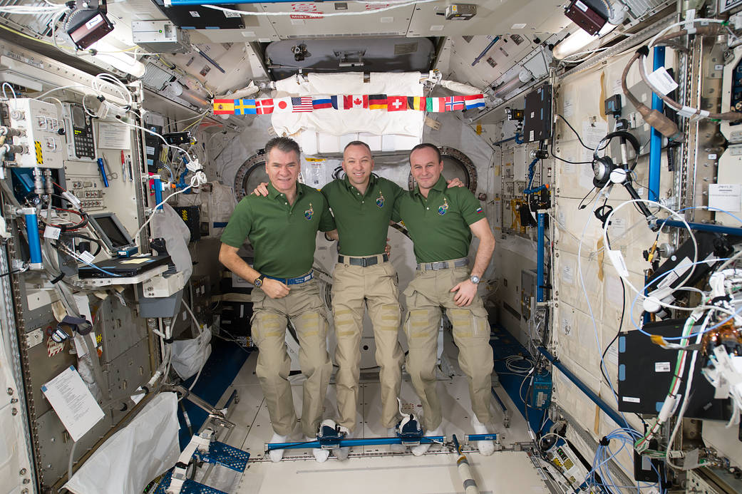 On-Orbit Portrait of the Expedition 52-53 Crew