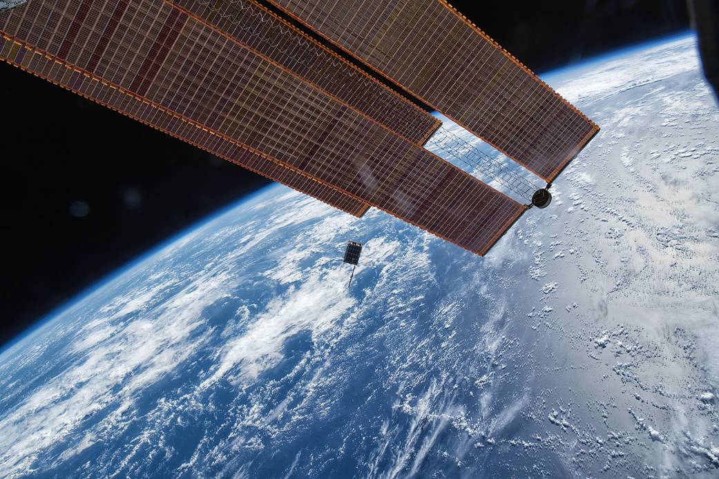 Station crew releases Dellingr spacecraft