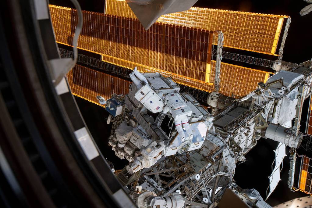 Spacewalkers Nick Hague and Anne McClain