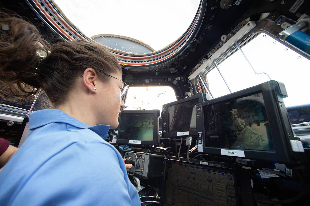 Astronaut Christina Koch practices Canadarm2 robotics maneuvers