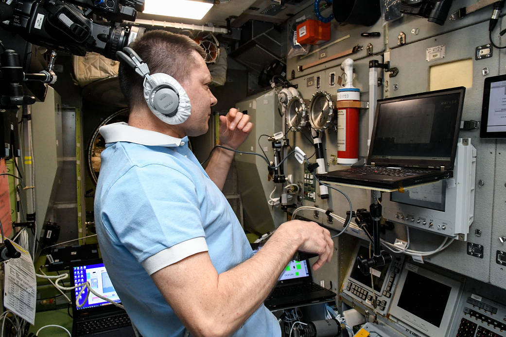 Expedition 59 Commander Oleg Kononenko practices Soyuz descent maneuvers