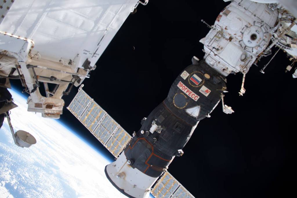 Russia’s Progress 72 resupply ship docked to the Pirs module