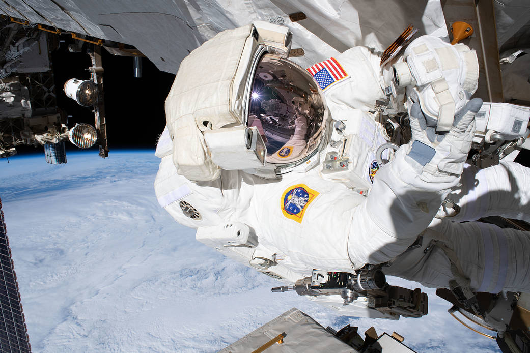 Spacewalker Andrew Morgan takes an out-of-this-world "space-selfie"