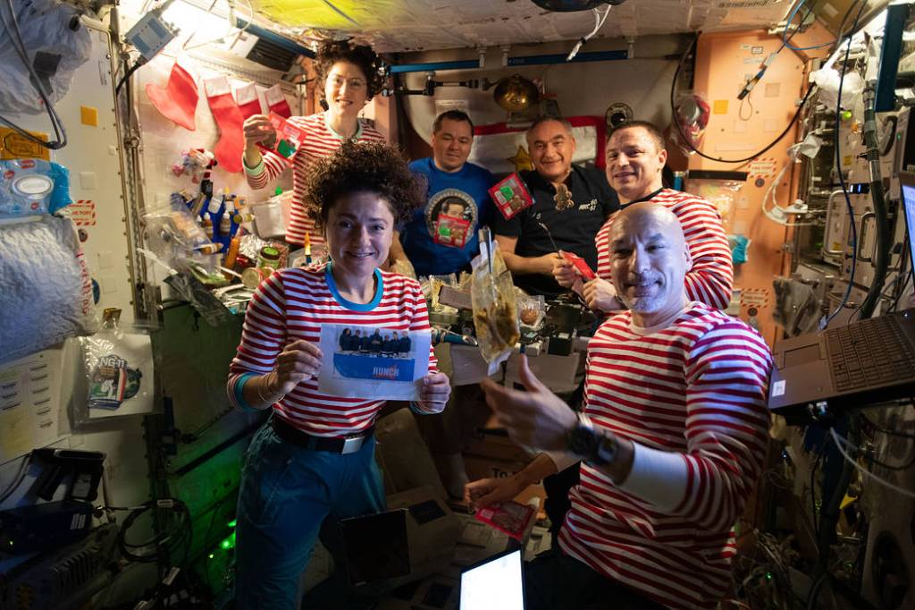The Expedition 61 crew celebrates Christmas day