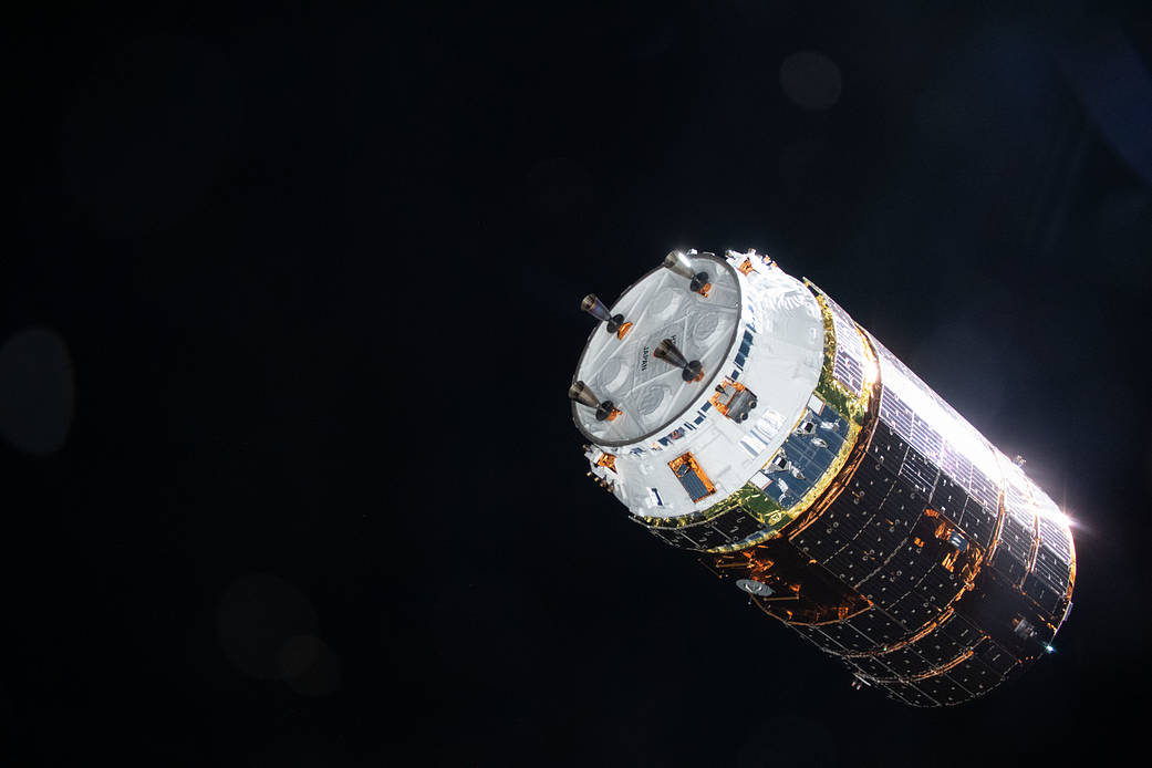 Japan's HTV-9 cargo ship approaches the space station