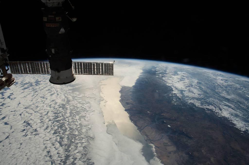 The Pacific coast of South America near the northern tip of Chile