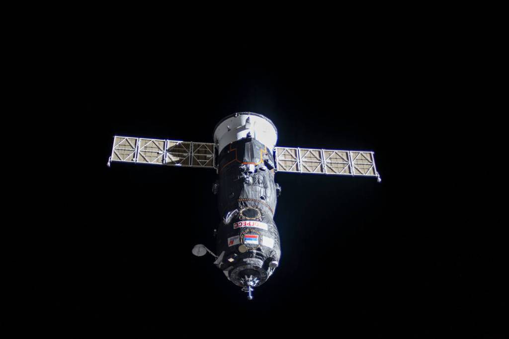 Russia’s Progress 76 resupply ship approaches the station