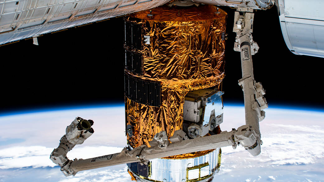 The Canadarm2 and Japan's HTV-9 resupply ship