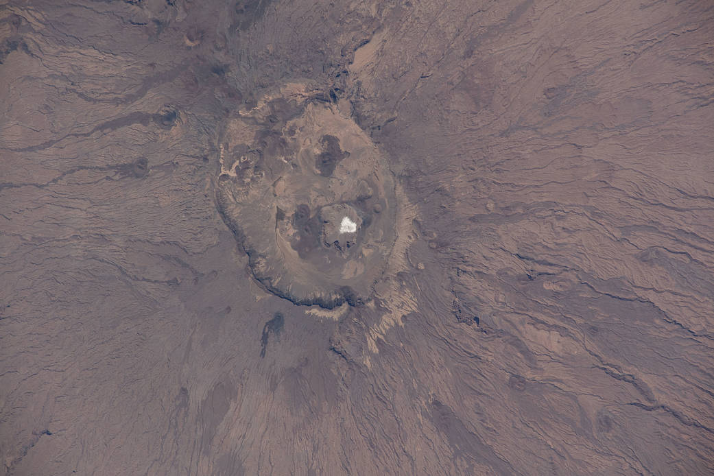 A high pyroclastic shield volcano in northern Chad