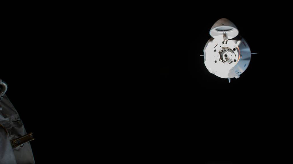 SpaceX Crew Dragon approaches the station