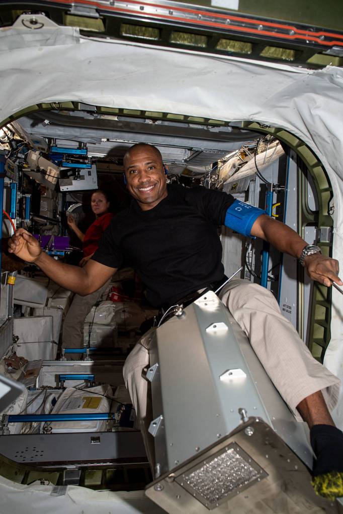 Expedition 64 Flight Engineers Shannon Walker and Victor Glover