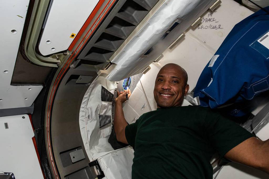 Expedition 64 Flight Engineer Victor Glover