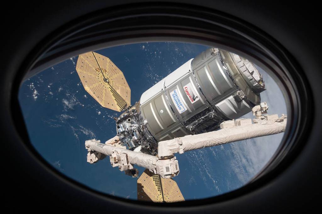 The Cygnus space freighter captured with the Canadarm2