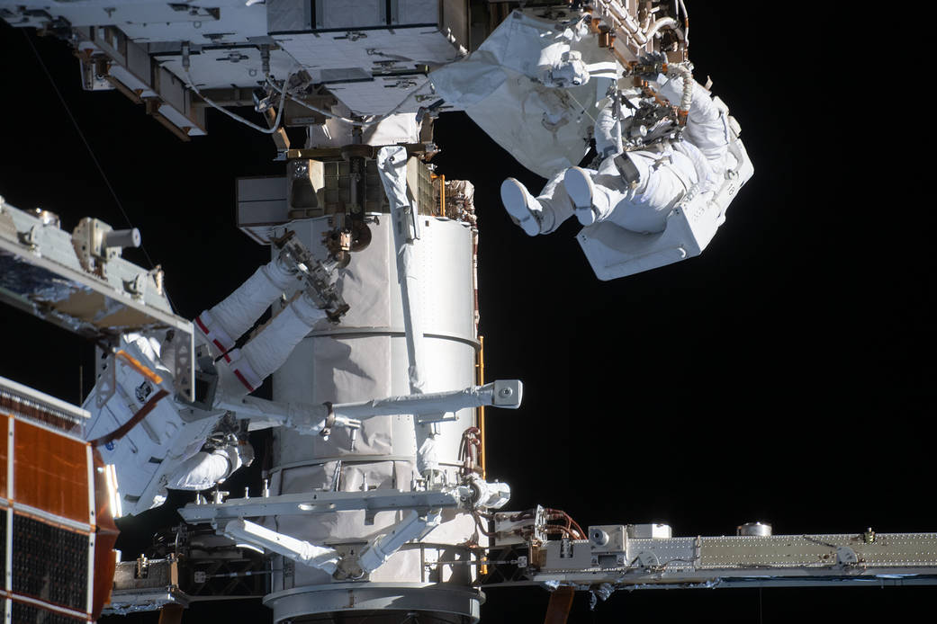 NASA spacewalkers Kate Rubins and Victor Glover