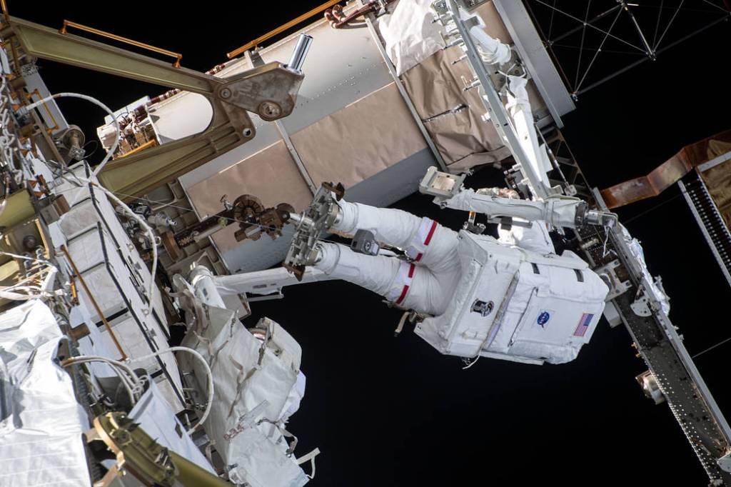 Kate Rubins Works to Upgrade the Space Station