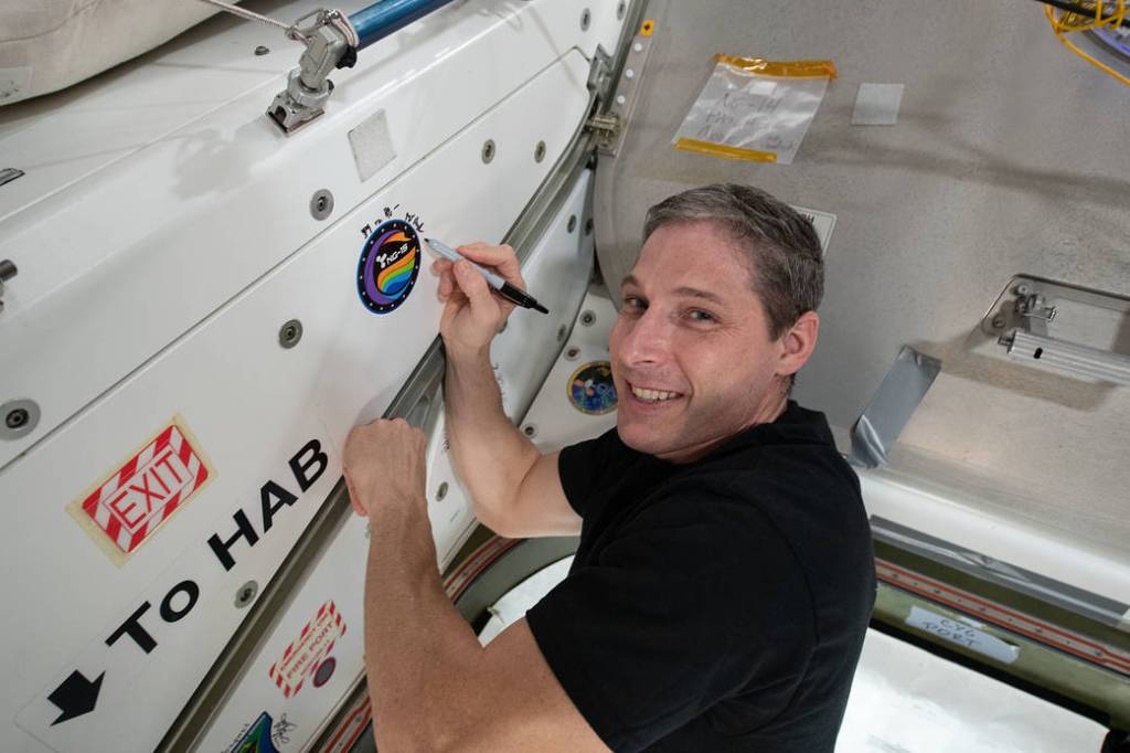 Expedition 64 Flight Engineer Michael Hopkins