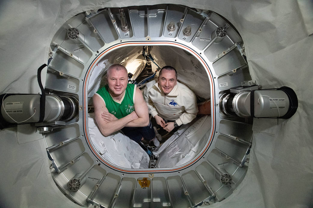 Cosmonauts Oleg Novitskiy and Pyotr Dubrov inside BEAM