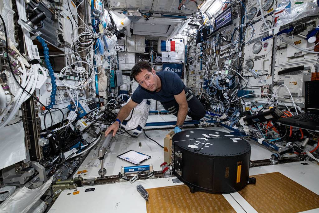 Astronaut Thomas Pesquet closes out the Fluidics study