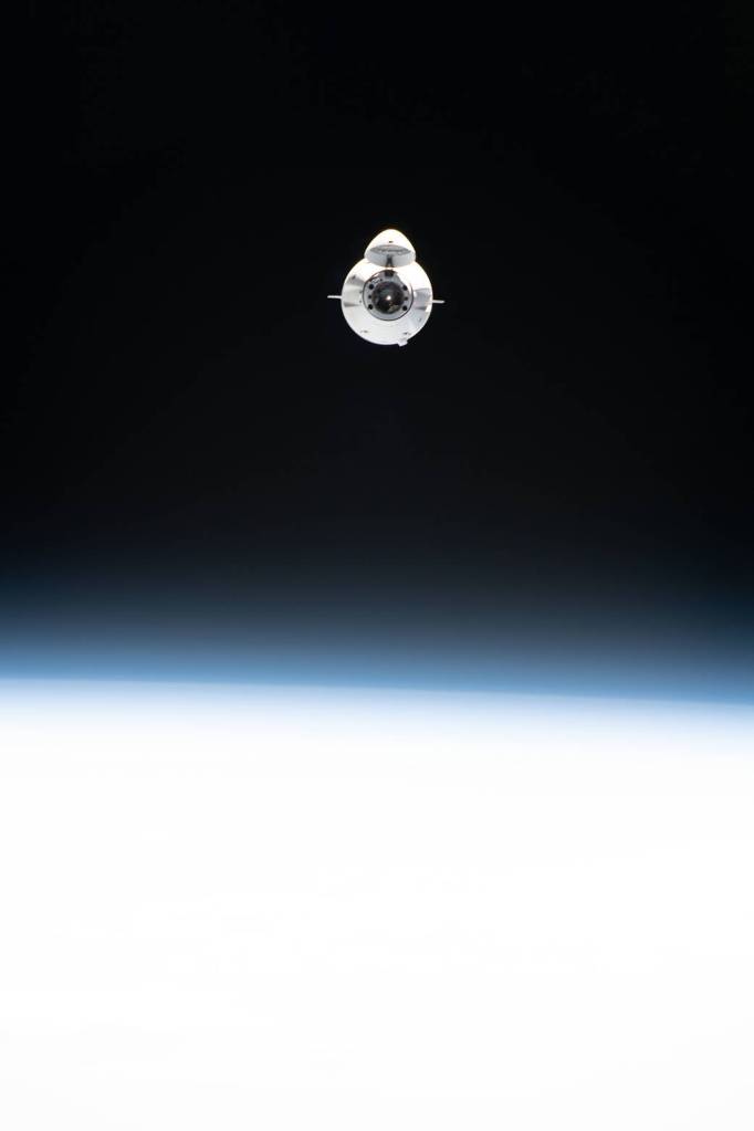 The SpaceX Cargo Dragon approaches the space station
