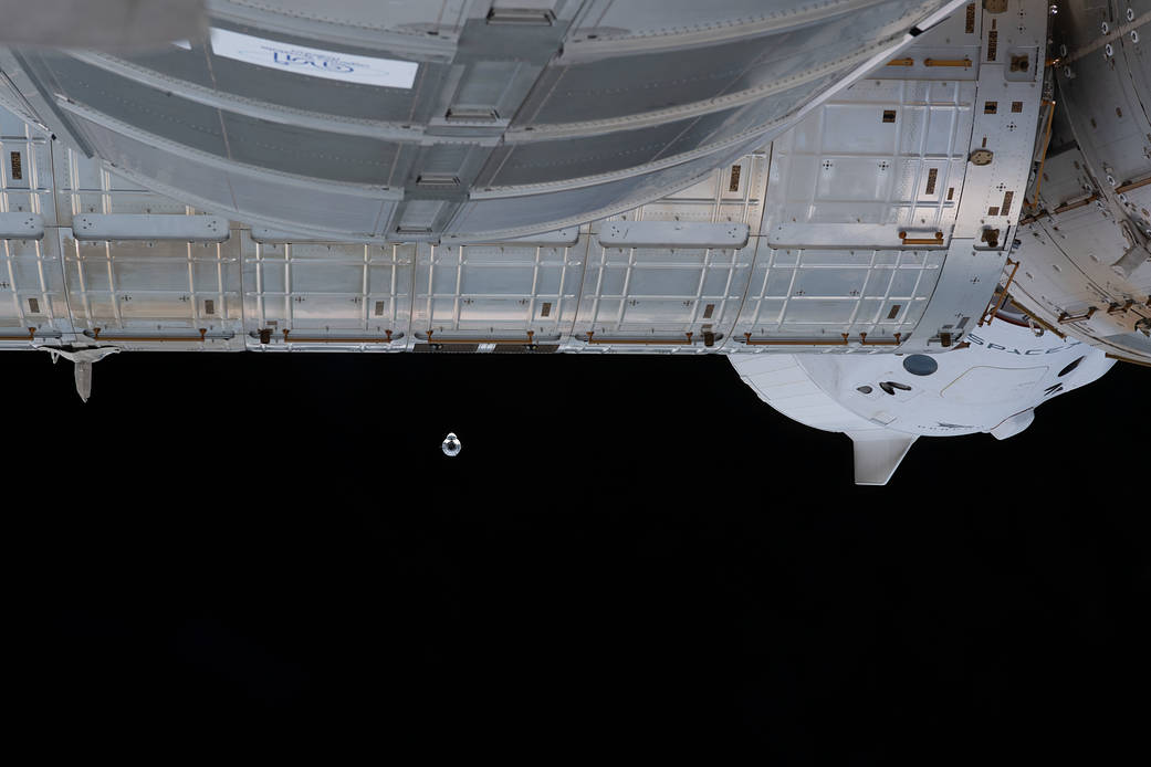 The SpaceX Cargo Dragon approaches the International Space Station