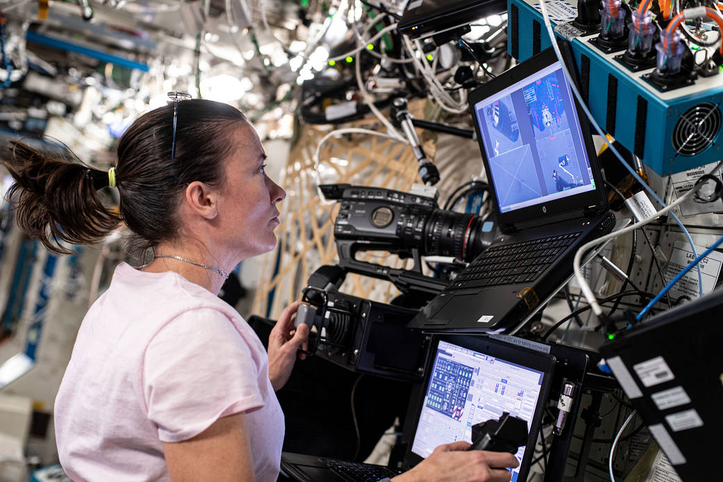 Astronaut Megan McArthur participates in robotics training