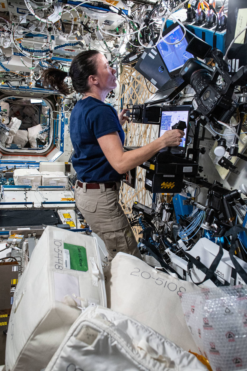 Astronaut Megan McArthur participates in robotics training
