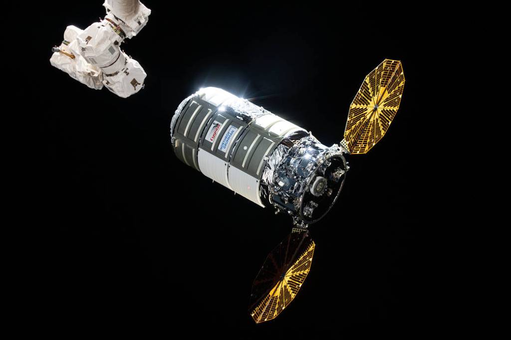 Cygnus approaches the station for capture