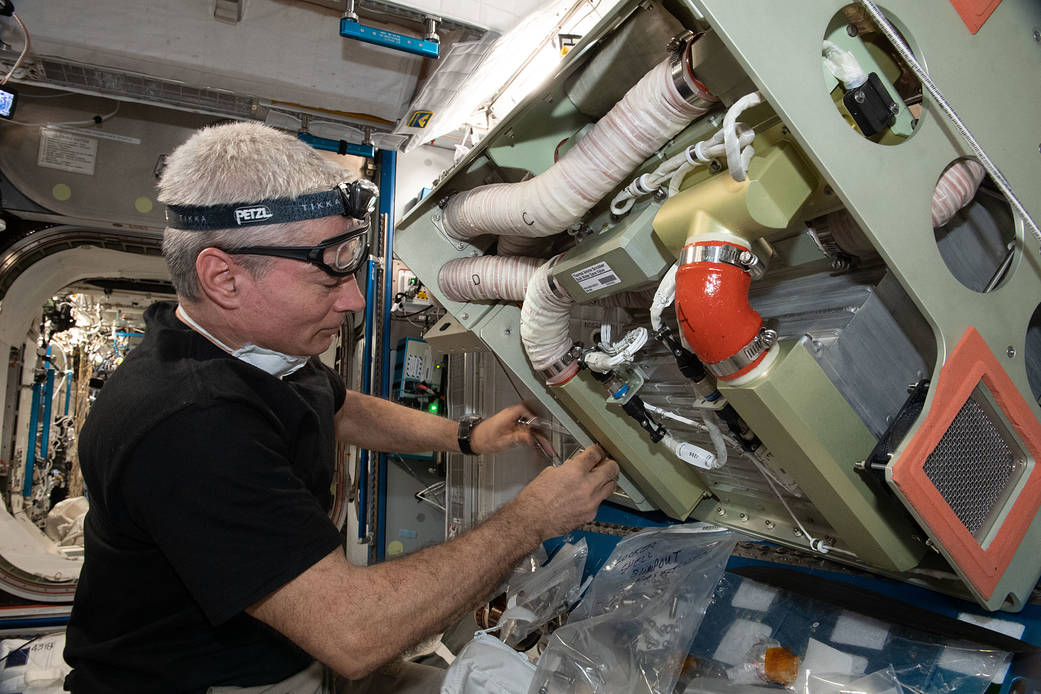 Astronaut Mark Vande Hei replaces life support components