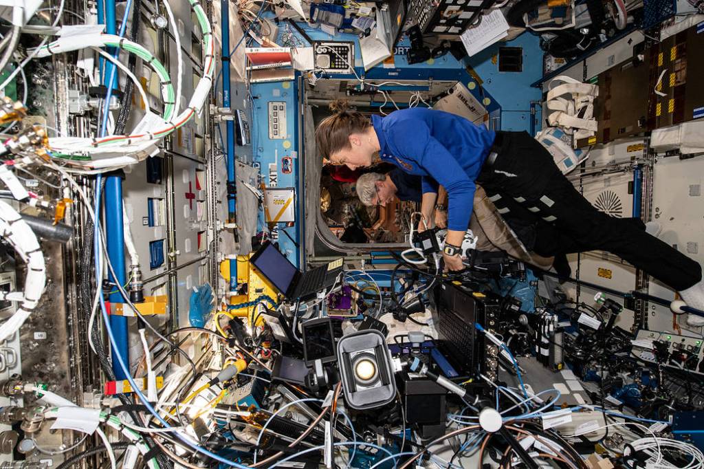 Expedition 66 Flight Engineers Kayla Barron and Mark Vande Hei
