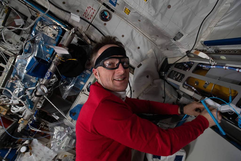 Astronaut Matthias Maurer cleans smoke detectors