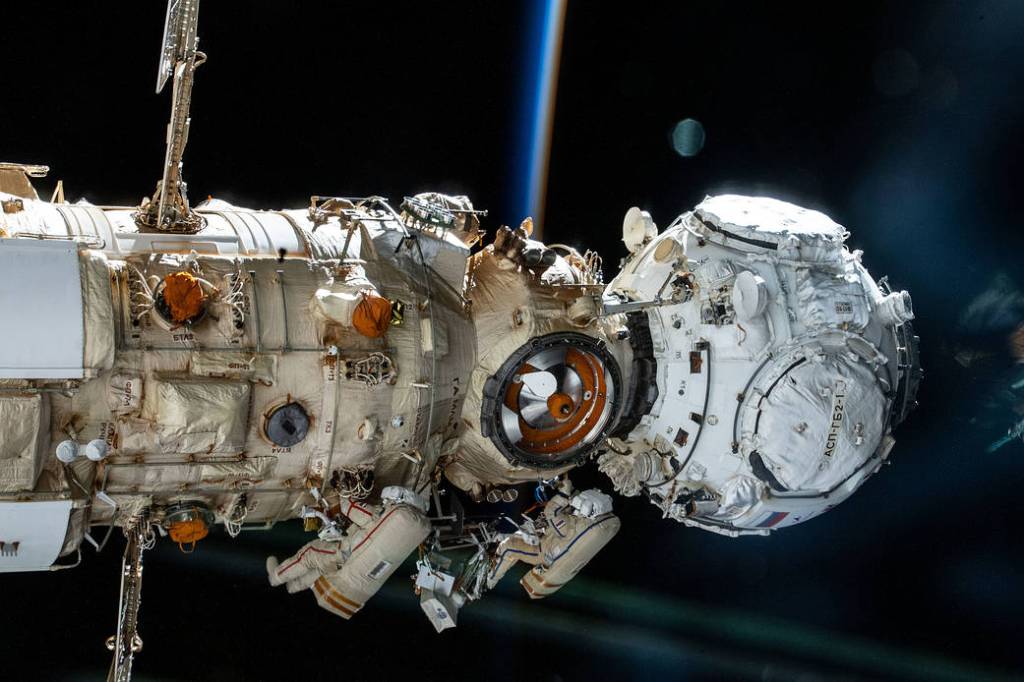 Russian spacewalkers Anton Shkaplerov and Pyotr Dubrov