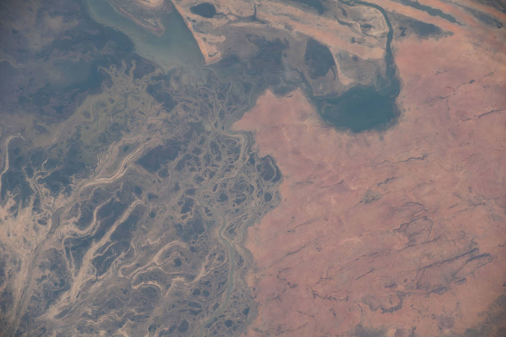 The Niger River runs through the African nation of Mali