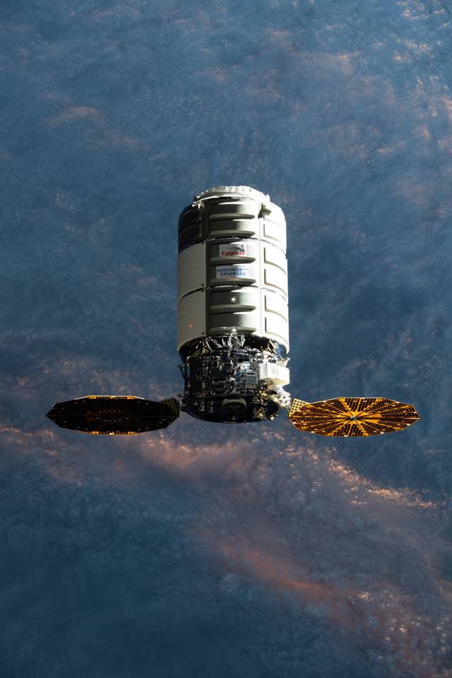 Cygnus approaches the International Space Station