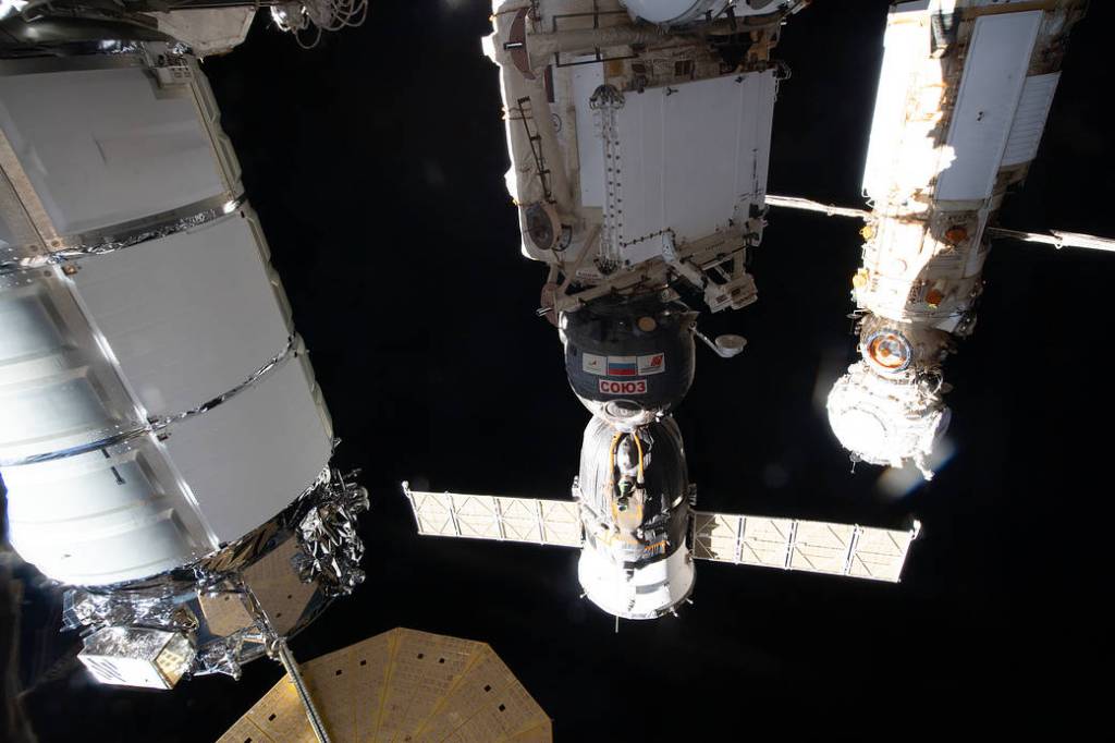 The Cygnus and Soyuz spaceships
